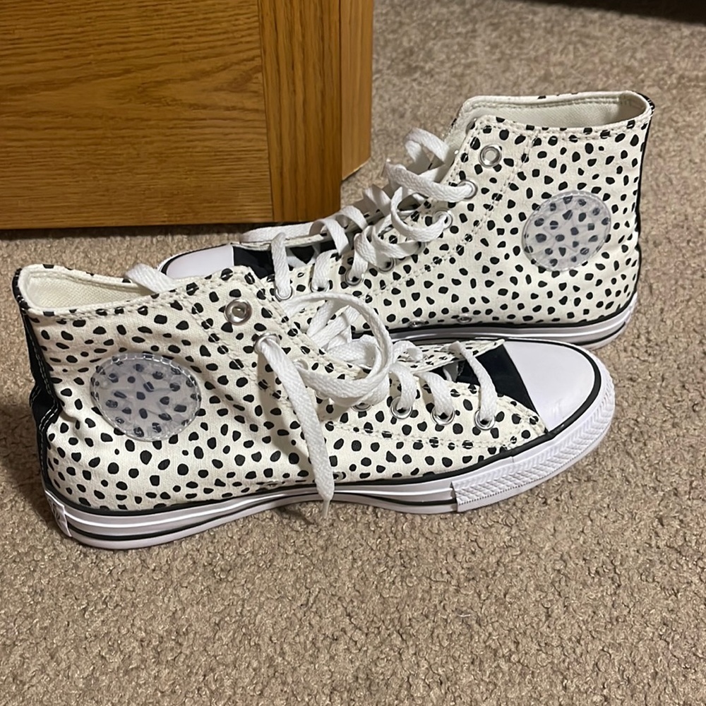 WOMENS SIZE 9.5 Polka dot converse WORN ONCE